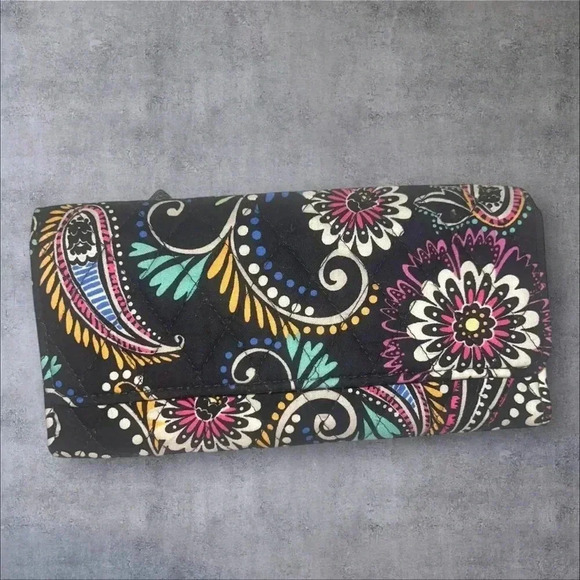 New Vera Bradley wallet - Picture 1 of 3